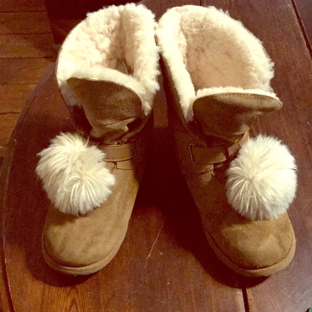 Ugg Pom Pom boots